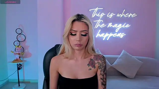 HannaConnor  online show from February 2025 09:11:02 PM