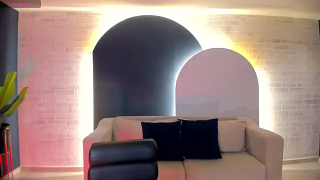 HannaConnor  online show from September 2025 03:39:02 AM