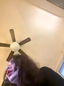 holyeroticss online show from September 2025 10:48:01 PM