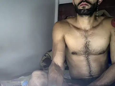 Snapshot of hideonbush051 chatting on November 2025 12:21:01 AM hideonbush051 online show from November 2025 12:21:01 AM