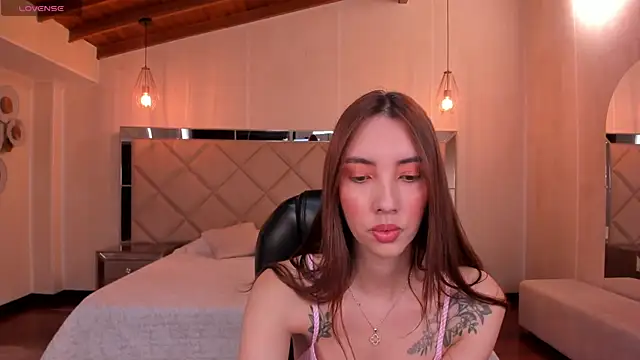 AnaisNin online show from November 2025 05:28:02 PM