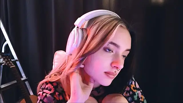 Avi Nile online show from February 2025 05:25:01 AM