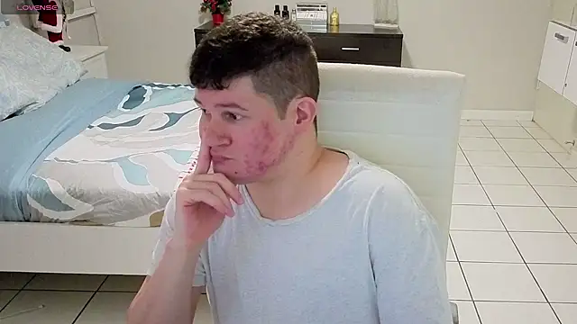 Lorenzo hernandez online show from December 2025 08:50:02 PM