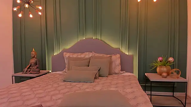 IrisBaker online show from December 2024 08:48:01 PM