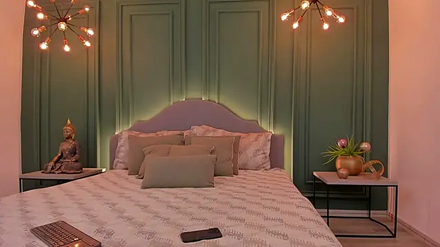 IrisBaker online show from January 2025 05:20:02 PM