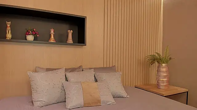 IrisBaker online show from February 2025 10:15:02 PM