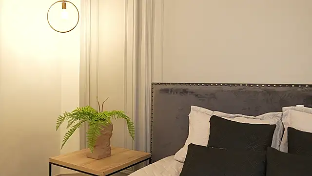 IrisBaker online show from November 2025 09:06:02 PM