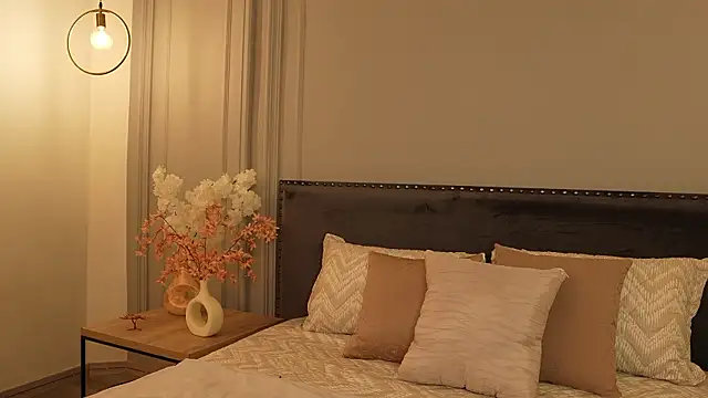 IrisBaker online show from March 2026 12:10:01 AM