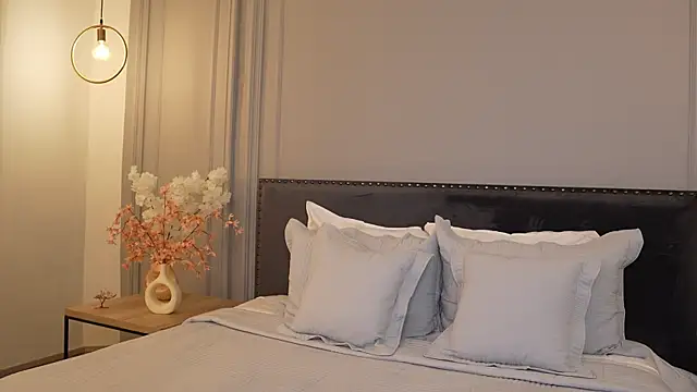 IrisBaker online show from April 2026 10:23:02 PM