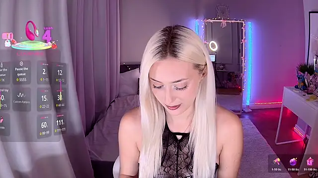 Snapshot of LoryWood chatting on December 2025 03:40:02 PM LoryWood online show from December 2025 03:40:02 PM