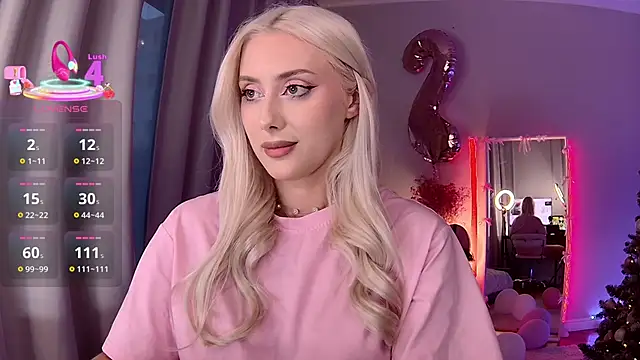 LoryWood online show from February 2026 03:27:01 PM