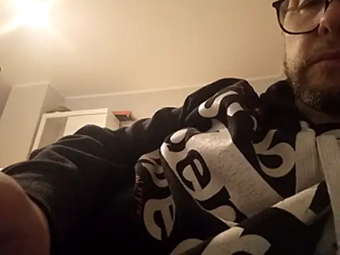 Snapshot of larsgessner30 chatting on October 2025 10:30:02 PM larsgessner30 online show from October 2025 10:30:02 PM