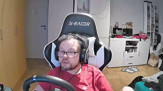 Snapshot of larsgessner30 chatting on October 2025 09:39:02 PM larsgessner30 online show from October 2025 09:39:02 PM