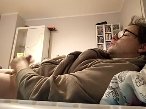 Snapshot of larsgessner30 chatting on November 2025 08:00:01 PM larsgessner30 online show from November 2025 08:00:01 PM