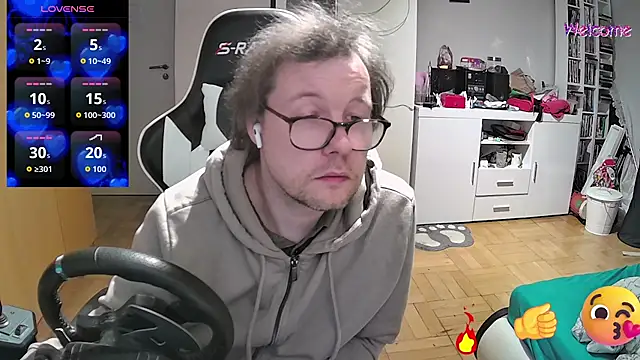 Snapshot of larsgessner30 chatting on December 2025 09:31:02 PM larsgessner30 online show from December 2025 09:31:02 PM