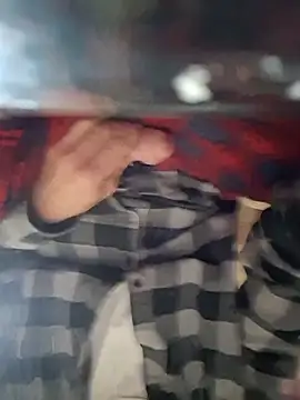 dougyhung2231 online show from April 2026 05:43:02 PM