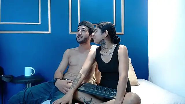 Snapshot of Moon_and_aaron chatting on February 2026 06:59:01 PM Moon and aaron online show from February 2026 06:59:01 PM