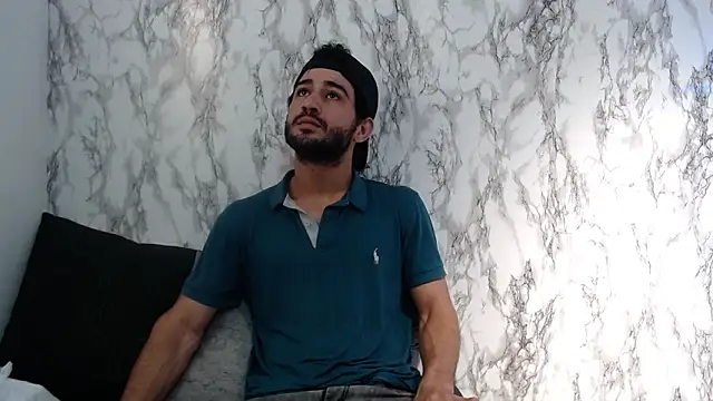 Snapshot of Moon_and_aaron chatting on March 2026 03:41:02 AM Moon and aaron online show from March 2026 03:41:02 AM