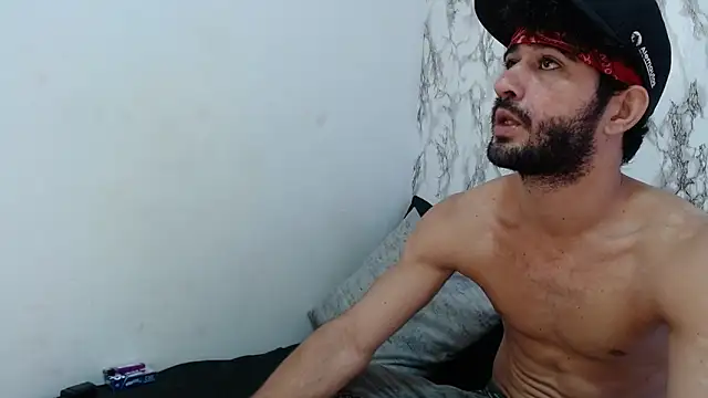 Snapshot of Moon_and_aaron chatting on March 2026 03:45:02 AM Moon and aaron online show from March 2026 03:45:02 AM