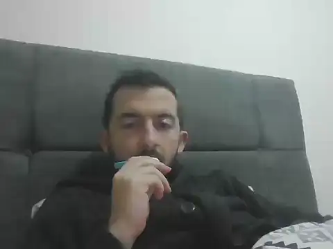 laynufff online show from December 2025 06:27:02 PM