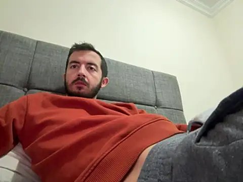 laynufff online show from March 2026 09:08:02 PM