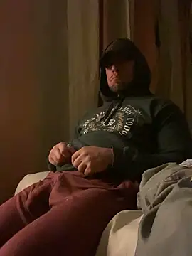 Snapshot of FumesClouds chatting on December 2024 06:39:01 AM FumesClouds online show from December 2024 06:39:01 AM