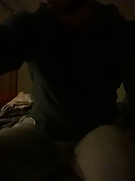 Snapshot of FumesClouds chatting on January 2025 04:39:01 AM FumesClouds online show from January 2025 04:39:01 AM