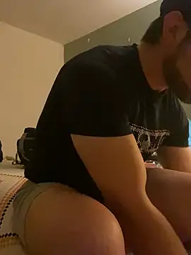 Snapshot of FumesClouds chatting on February 2025 01:52:01 PM FumesClouds online show from February 2025 01:52:01 PM