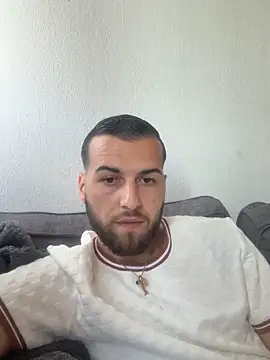 lucasb17 online show from April 2026 04:22:02 PM