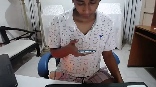 yohatinelly07 online show from November 2025 11:58:01 AM