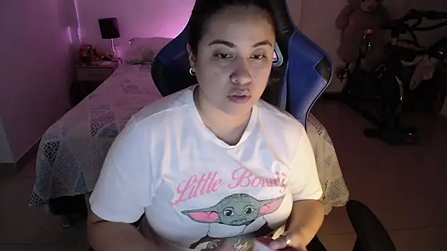 LauraHawkes online show from June 2026 05:01:02 AM