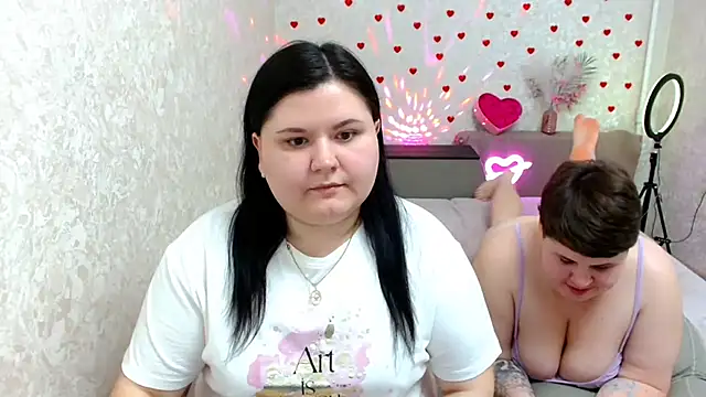Snapshot of BeckyAndHellen chatting on February 2025 05:18:02 PM BeckyAndHellen online show from February 2025 05:18:02 PM