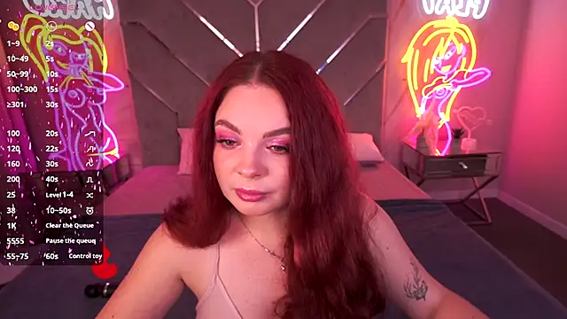 Snapshot of CarolinaDia chatting on November 2025 08:41:02 PM CarolinaDia online show from November 2025 08:41:02 PM