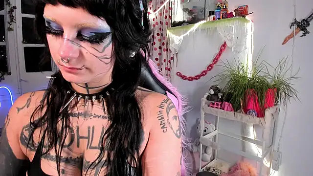 lady sontse  online show from April 2026 07:00:01 PM