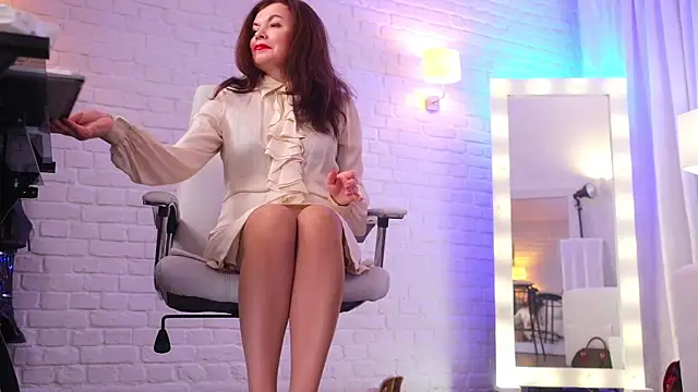 Nylon Legs online show from December 2025 09:46:02 PM