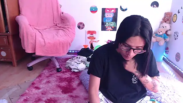 Snapshot of Yaumiko chatting on March 2025 04:22:02 PM Yaumiko online show from March 2025 04:22:02 PM