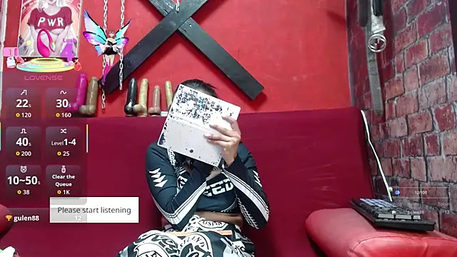 Snapshot of Yaumiko chatting on September 2025 04:40:02 PM Yaumiko online show from September 2025 04:40:02 PM