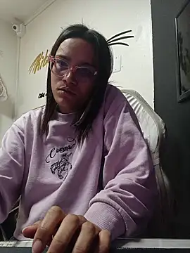 Snapshot of Yaumiko chatting on October 2025 12:09:02 PM Yaumiko online show from October 2025 12:09:02 PM