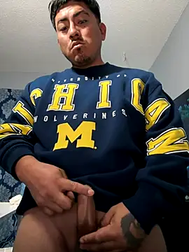 Luisrtrrr online show from October 2025 01:12:01 PM