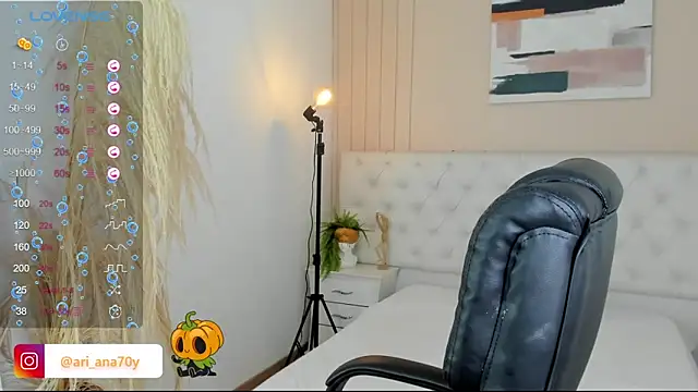 LOISE-XX online show from October 2025 04:23:02 AM