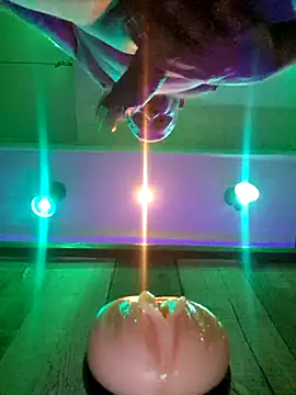 Snapshot of RomWoolf chatting on February 2025 07:19:02 PM RomWoolf online show from February 2025 07:19:02 PM