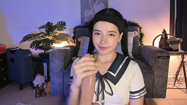 Snapshot of Naughtylittlegirl_ chatting on December 2025 03:32:02 PM Naughtylittlegirl online show from December 2025 03:32:02 PM