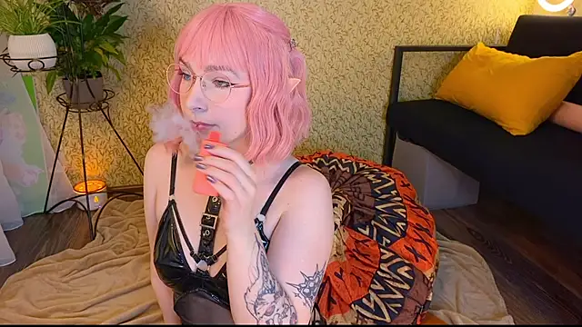 EmmyAmbros online show from November 2025 12:22:02 AM