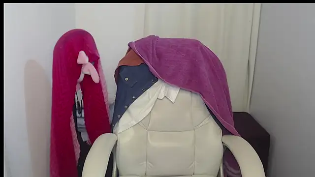 paiper halliwey online show from January 2025 12:06:02 AM