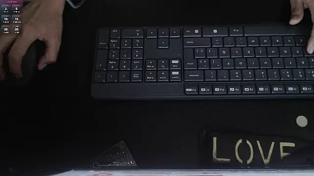 paiper halliwey online show from February 2025 10:51:02 PM