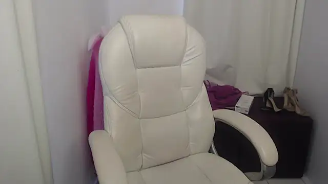 paiper halliwey online show from March 2025 03:58:02 PM