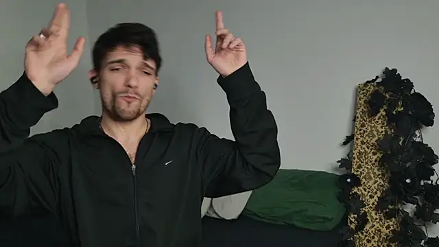 Snapshot of JackDesFeux chatting on November 2025 11:48:02 PM JackDesFeux online show from November 2025 11:48:02 PM