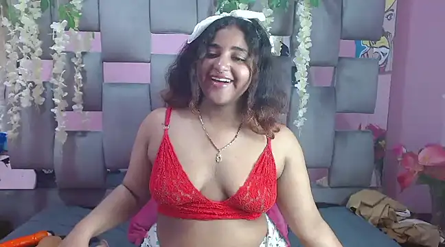 Sofia Hernandez  online show from December 2024 09:25:02 PM