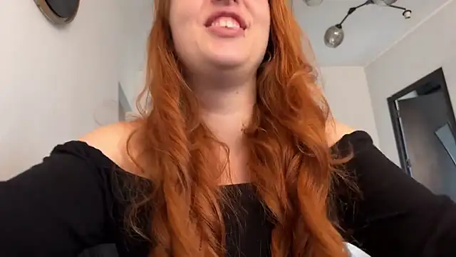 Snapshot of Chaptertoo chatting on September 2025 11:00:01 AM Chaptertoo online show from September 2025 11:00:01 AM