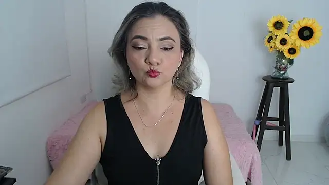 ana milf online show from November 2025 01:24:02 PM